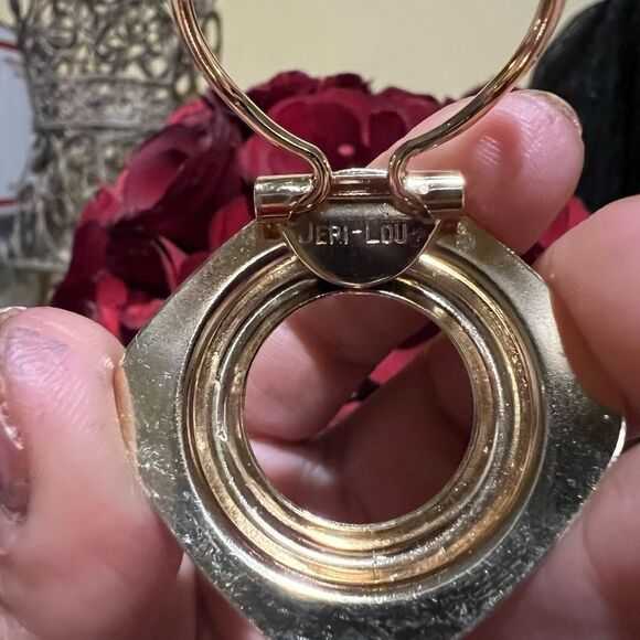 VINTAGE JERI-LOU SCARF CLIP GOLD TONE -SQUARE ROUND DESIGN - Picture 4 of 5